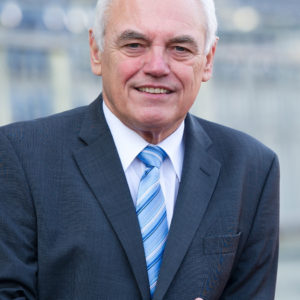 Walter Schneeloch, Präsident des LSB NRW übernimmt die EM-Schirmherrschaft